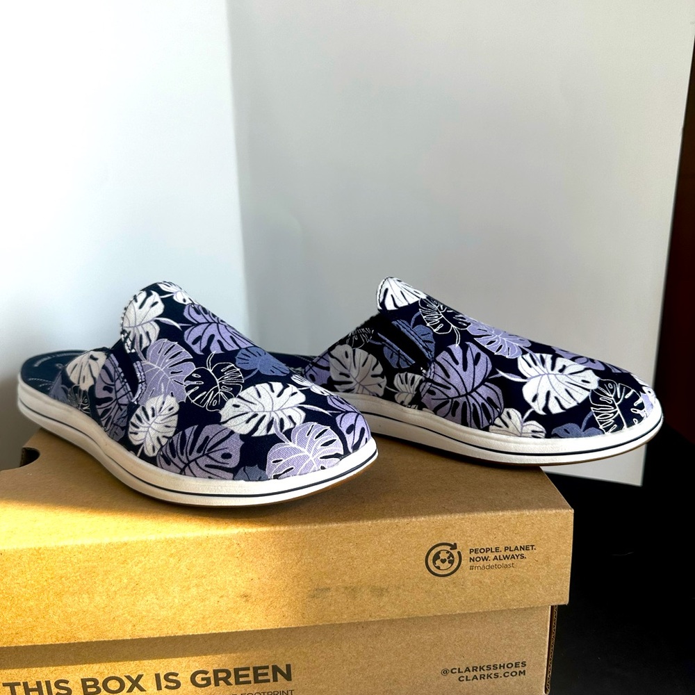 Clark’s Lavendar combination size 9